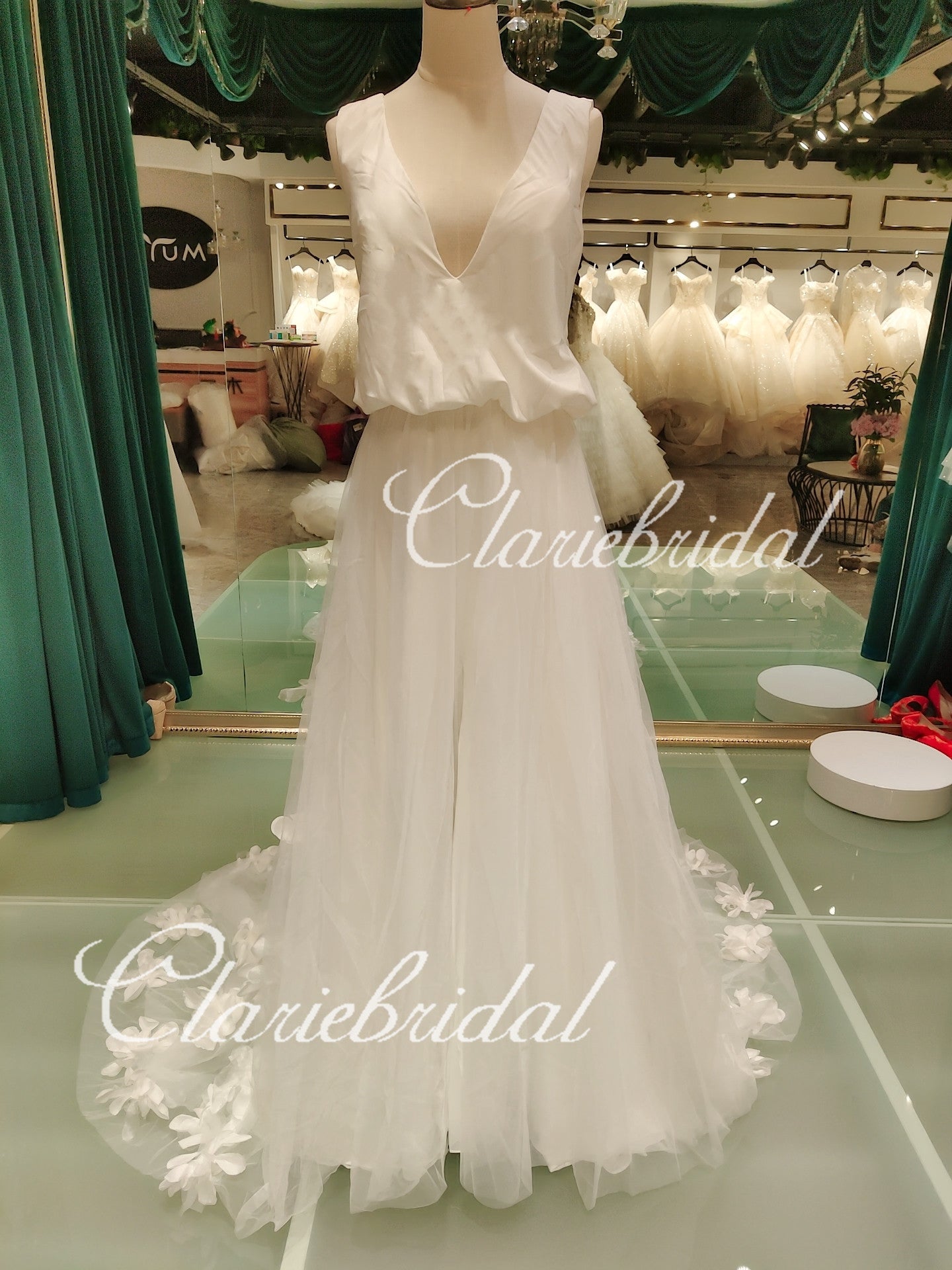 Feedback for Appliques A-line Wedding Gown