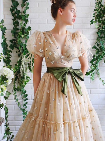 champagne prom dresses 2023 V Neck Sleeveless Prom Dresses 2023 Champagne Lace Applique Beaded Elegant Senior Prom Gowns 2024 Vestido de Fiesta de Longo